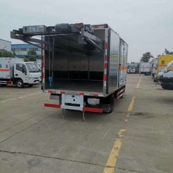提高貨車裝貨效率，這款車廂里的吊機，運輸搬運設備
