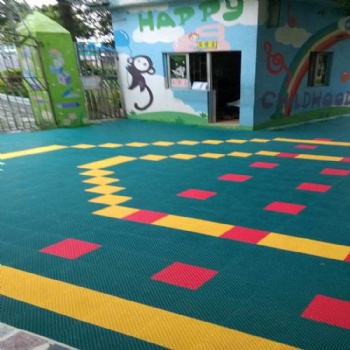 幼兒園籃球場運動塑料懸浮拼裝地板塑膠跑道地墊廠家