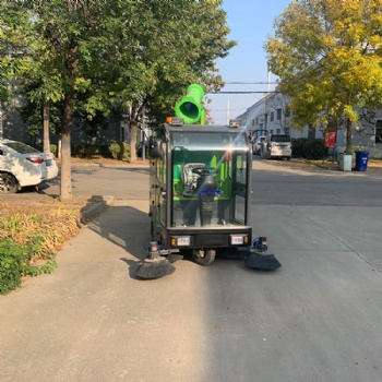 小型駕駛式電動掃地車 物業(yè)小區(qū)電動掃地車 廠家報(bào)價(jià)