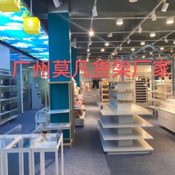 nome諾米貨架主張個(gè)性的飾品店