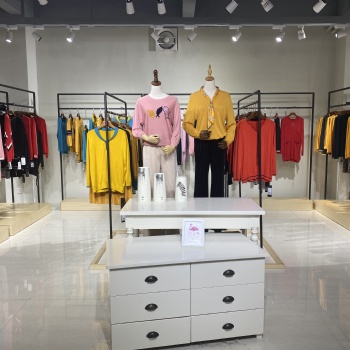 電商直播實體店引流女裝便宜貨源 詩采田新款天絲毛衣 品牌折扣女裝批發 專柜尾貨折扣批發