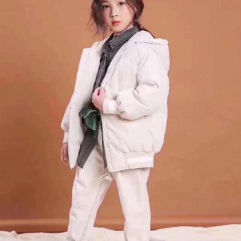 幻想兒品牌服裝夏裝家居服清倉處理批發價30元起