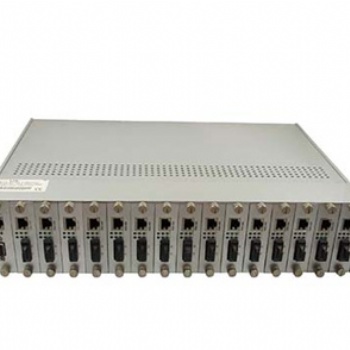冠聯光纖收發器機架，高集成度的光電轉換器中心設備