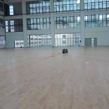 濟(jì)寧籃球館木地板羽毛球館體育運(yùn)動(dòng)木地板廠家