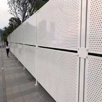 廣州施工沖孔防風(fēng)圍擋沿海城市圓孔護(hù)欄屏障擋板道路建筑隔離沖孔圍擋