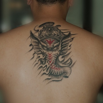 平南專業(yè)打唇釘打舌釘平南打肚臍釘打眉釘