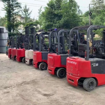 成都電動(dòng)叉車(chē)買(mǎi)賣(mài)租賃二手車(chē)新車(chē)都有！