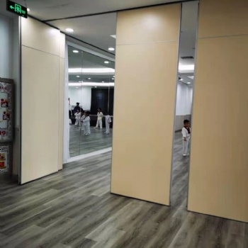 酒店飯店活動(dòng)隔斷I大型展廳博物館可移動(dòng)展板I會(huì)議室隔音隔斷源頭生產(chǎn)廠家**