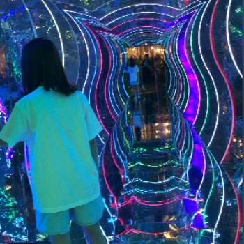 3D魔幻玻璃鏡子迷宮，網(wǎng)紅小屋，星空藝術(shù)館，夢幻旅程，景區(qū)游樂設(shè)備