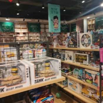 雅安市名創(chuàng)同款貨源戀惠優(yōu)品加盟固定天花板邊柜