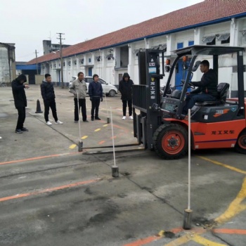 嘉興振達叉車培訓(xùn)復(fù)審平湖叉車培訓(xùn)證
