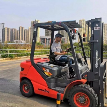 介紹叉車(chē)的斜坡起步駕駛操作方法