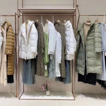 芭依璐專柜下架品牌女裝走份批發(fā)貨源，女裝貨源