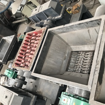 大型雙軸撕碎機(jī)，大型雙軸撕碎機(jī)價(jià)格，雙軸撕碎機(jī)生產(chǎn)廠家