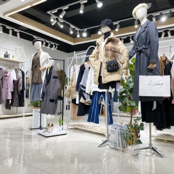 菲菲拉品21秋冬商場撤柜尾貨 品牌折扣女裝 直播間