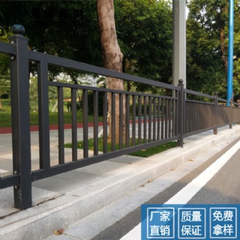 肇慶公路防護欄價格 清遠市區(qū)道路隔離欄桿 市政護欄廠家批發(fā)