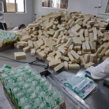 千葉豆腐設(shè)備生產(chǎn)廠家 春秋機(jī)械13年食品加工設(shè)備廠家 千葉豆腐技術(shù)山門教