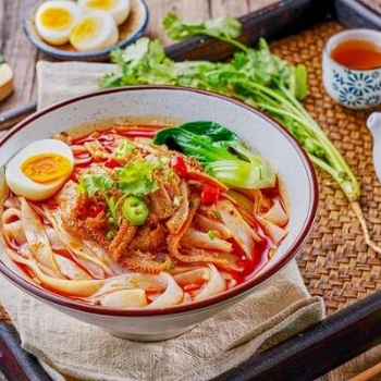 嗦粉哥牛雜手工米粉品類豐富，格調高