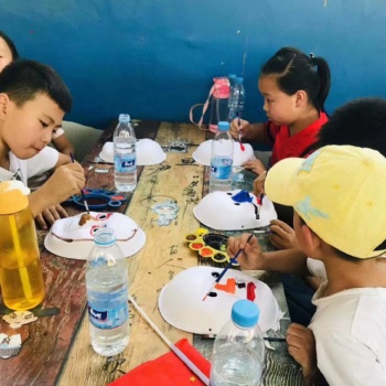 武漢親子游好基地真人打地鼠二八大杠樂趣多。