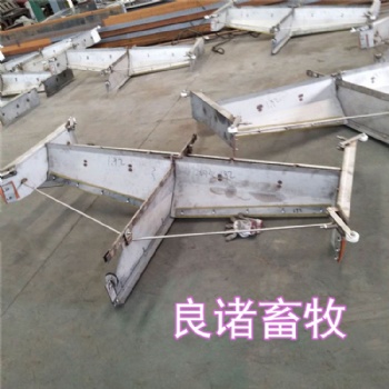 豬場刮糞機(jī) 牛場刮糞機(jī) 304不銹鋼刮糞機(jī) 一拖二刮糞機(jī)V型刮板刮糞機(jī)