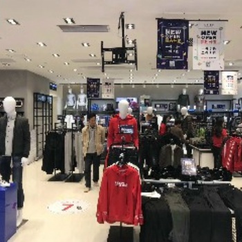 青島畢設(shè)戰(zhàn)狼男裝貨架 無印良品男裝貨架