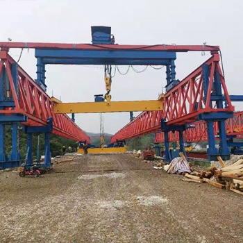 江蘇淮安架橋機(jī)租賃公司組裝900噸高鐵架橋機(jī)