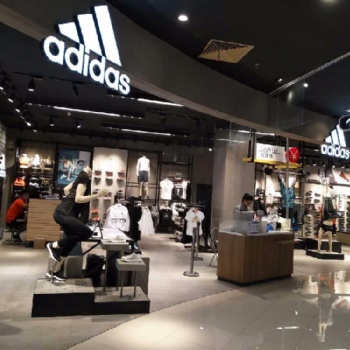 耐克阿迪折扣店春節促銷攻略！優質貨源渠道
