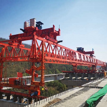 甘肅金昌架橋機(jī)銷售公司供貨100噸公路架橋機(jī)