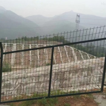 河北東聯(lián)鐵路安全裝飾隔斷防護(hù)欄 柵欄批發(fā)定制廠家