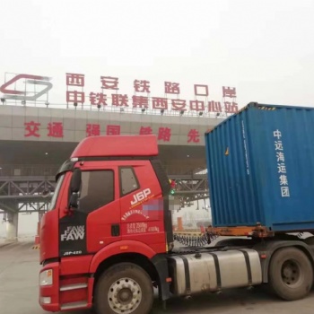 臨沂專線集裝箱車隊專業鐵路箱運輸車隊