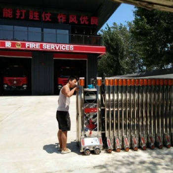 寶坻區(qū)電動伸縮門維修 更換遙控器配件