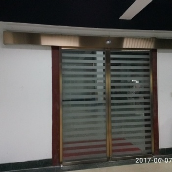 容桂自動(dòng)門維修價(jià)格，佛山電動(dòng)玻璃門安裝，商鋪感應(yīng)門門禁安裝