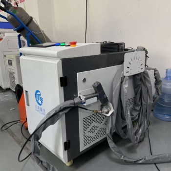 手持激光焊接機 不銹鋼門窗焊接