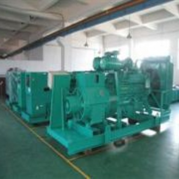 低噪音大型柴油發(fā)電機(jī)出租500千瓦玉柴移動(dòng)靜音發(fā)電車租賃