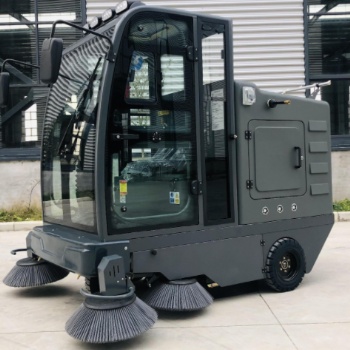 榆林學(xué)校使用長淮駕駛式掃地車CH-S2100