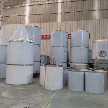 江蘇**廠釀酒設備 年產10萬噸精釀**設備生產廠家