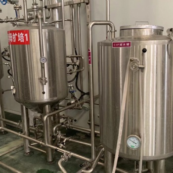 供應5000L四器糖化+熱水精釀**設備廠家 糖化四器酒廠精釀設備配置