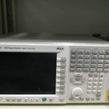 N5227B PNA 微波網絡分析儀，900 Hz/10 MHz 至 67 GHz