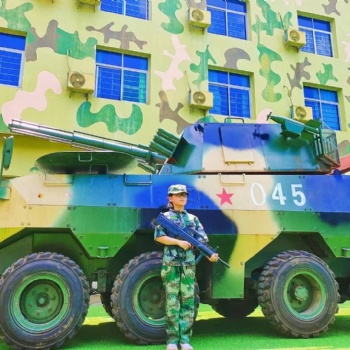 青少年紅色教育基地 輪式裝甲車模型體驗