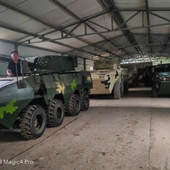 中小學生實踐研學基地 軍事模型體驗裝備輪式裝甲車模型出售
