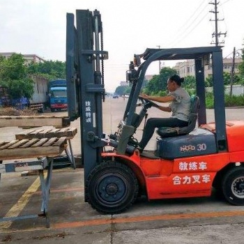 叉車證培訓，叉車司機培訓，考叉車證