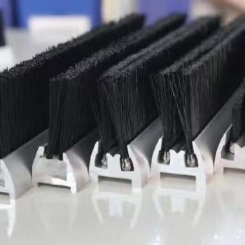 自動(dòng)扶梯安全毛刷 扶梯裙板刷