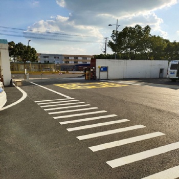 太倉交叉路口標(biāo)線價格 蘇州廠區(qū)車道馬路劃線價格 蘇州工廠地面標(biāo)線價格