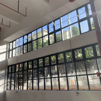 廣東堅固建筑通風(fēng)窗高位窗懸窗平開窗平移推拉手搖開窗器