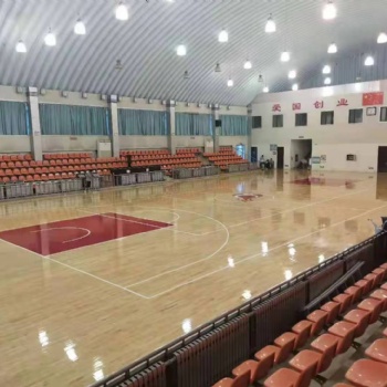 給木地板一次新生，為家居增添一份溫馨與舒適