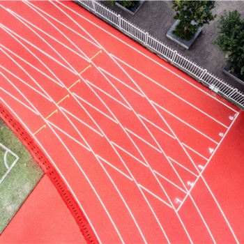 半預制運動場地保養指南：日常清潔與季節性維護