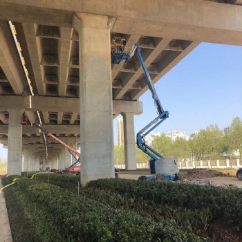 武漢蔡甸高空作業車出租，升降機車粗組