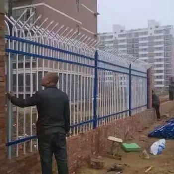 森派護(hù)院鋅鋼護(hù)欄 噴塑豎管圍欄廠家定制