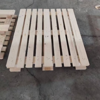 青島實(shí)木托盤四面進(jìn)叉車承重高 可提供熏蒸出口
